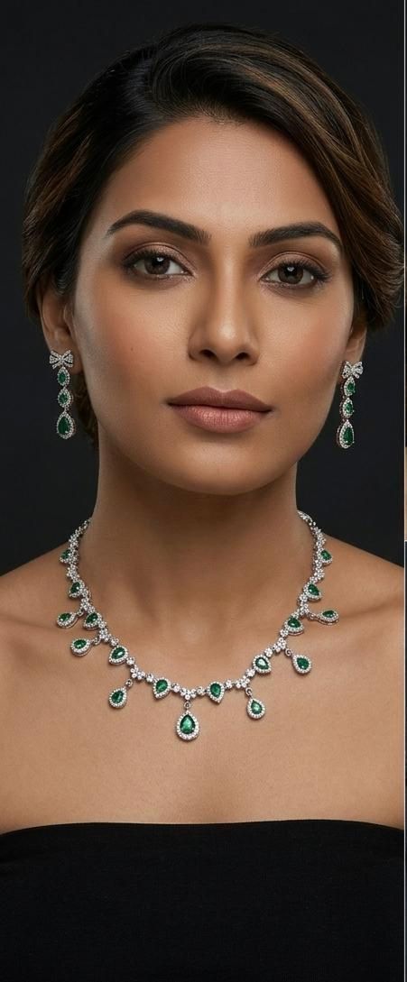 Pear cut emerald suite
