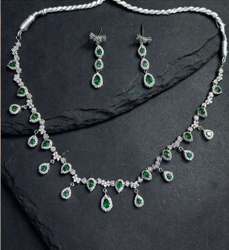 Pear cut emerald suite