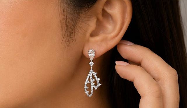 Lumière Teardrop Earrings