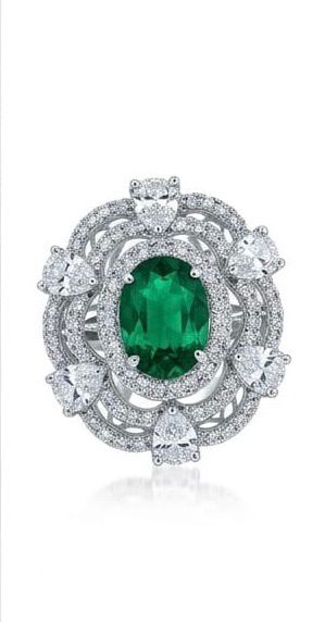 Oval emerald halo ring