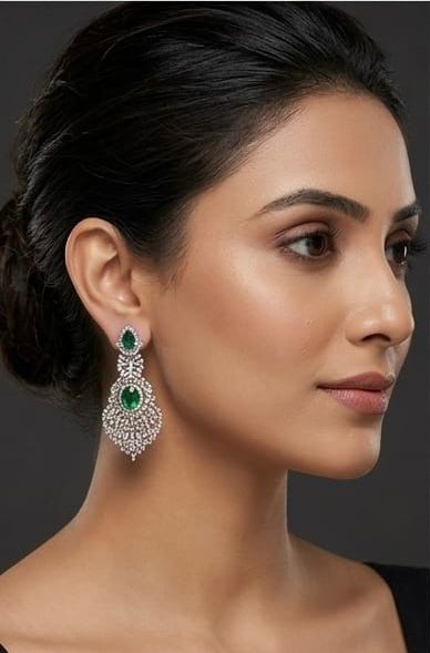 Oval emerald Medallion set
